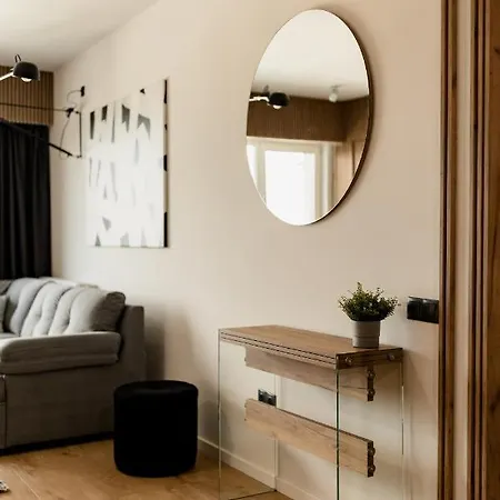 Nest Mirror Cluj-Napoca